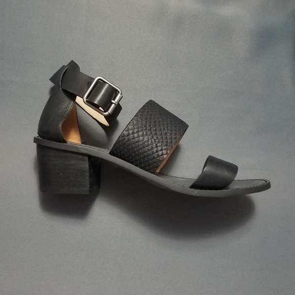 Madewell Shoes - Madewell Strap Sandal